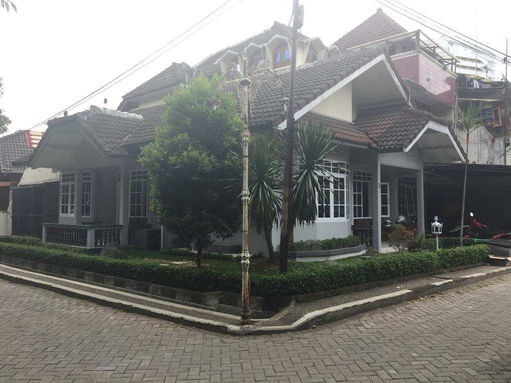Pele Guesthouse 반둥 외부 사진