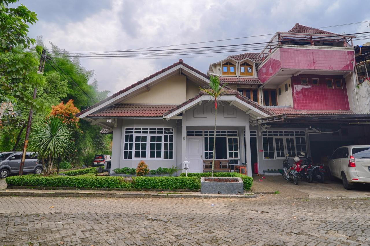 Pele Guesthouse 반둥 외부 사진